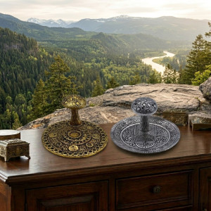 Soporte de incienso dorado en forma de seta de metal con base decorativa.