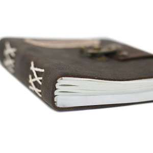 Cuaderno ecológico de cuero para escritura consciente