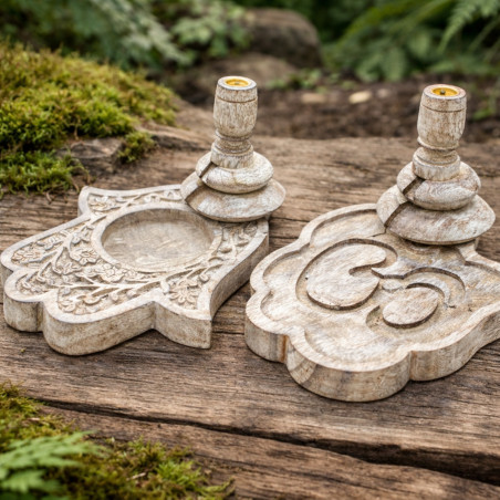 Quemador de madera vintage grande con símbolos para conos de incienso de reflujo efecto cascada.