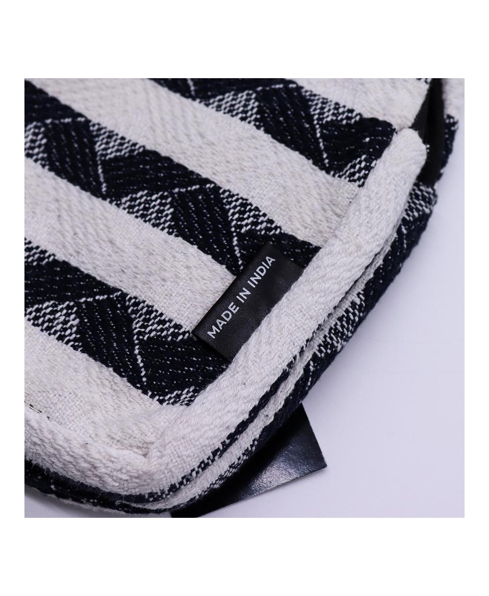 Bolso bandolera jacquard artesanal con bolsillo frontal