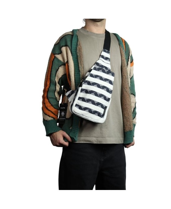 Bolso bandolera jacquard artesanal con bolsillo frontal