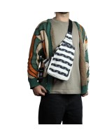 Bolso bandolera jacquard artesanal con bolsillo frontal
