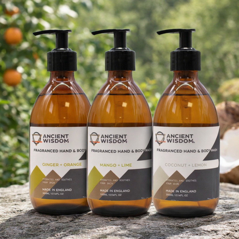 Jabones líquidos aromáticos naturales en botellas ámbar con dispensador negro disponibles en varias fragancias.