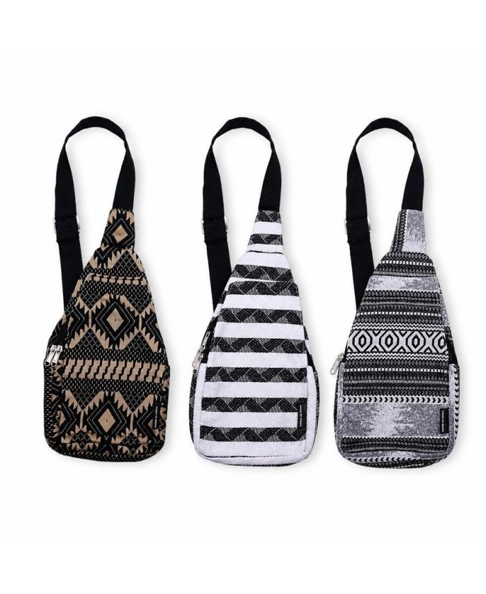 Bolso cruzado de algodón y viscosa con diseño étnico jacquard en tonos tierra para llevar objetos personales.