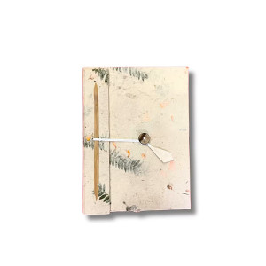 Cuaderno artesanal Lokta con flores prensadas
