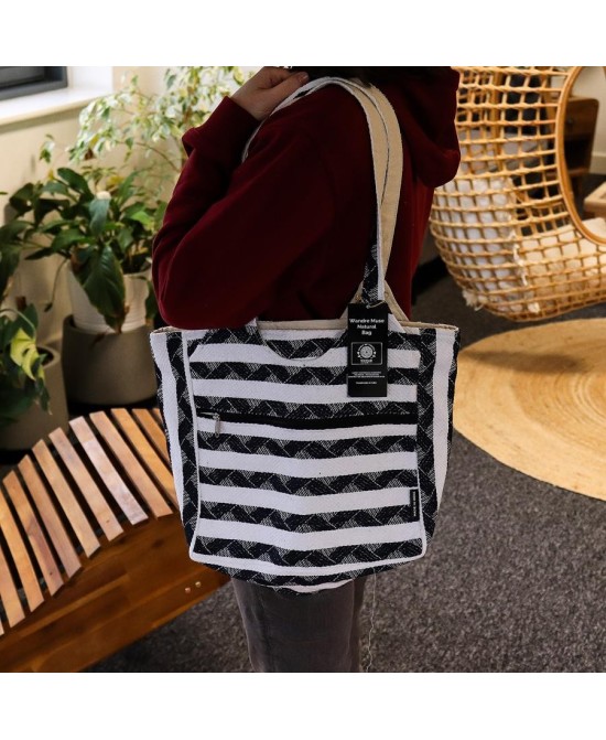 Bolso Tote Grande con Diseño Artesanal