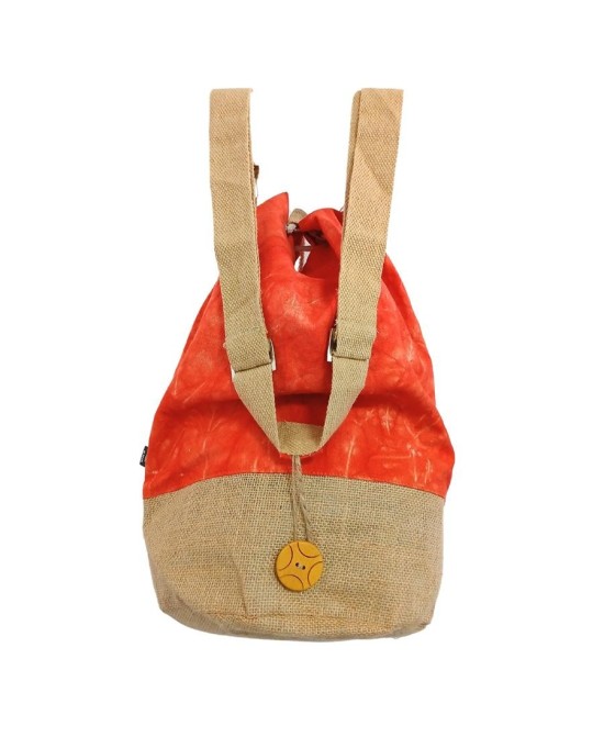 Mochila sostenible con símbolos decorativos místicos