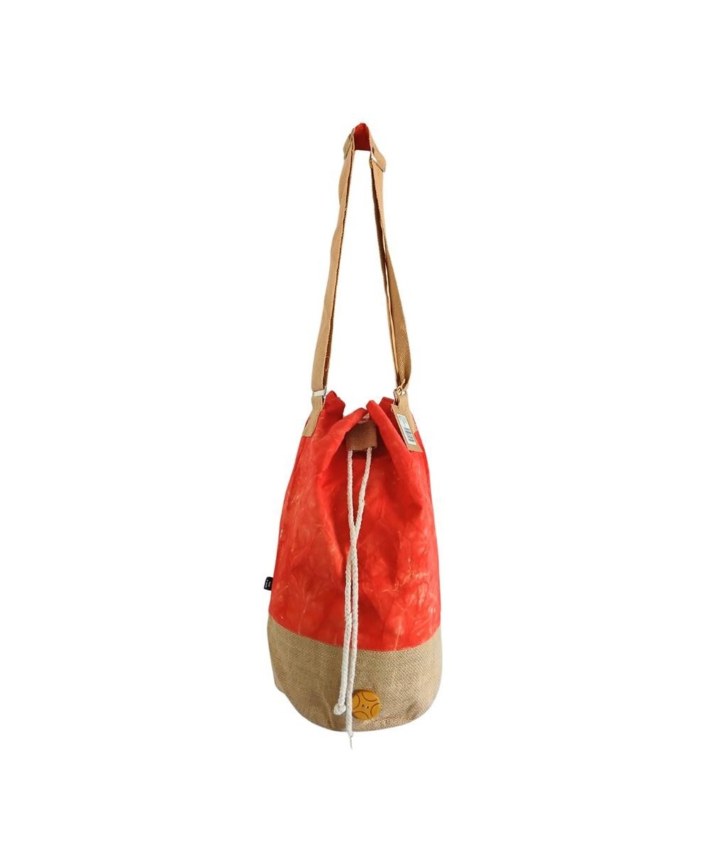 Mochila sostenible con símbolos decorativos místicos
