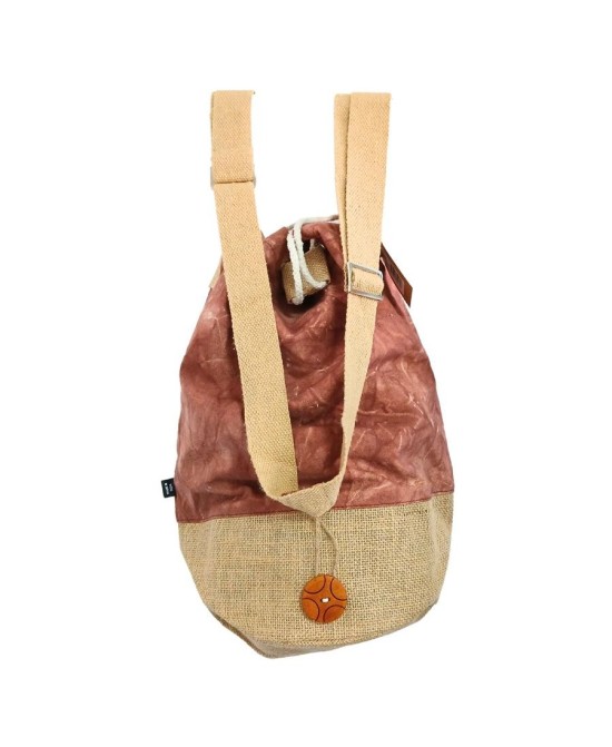 Mochila sostenible con símbolos decorativos místicos
