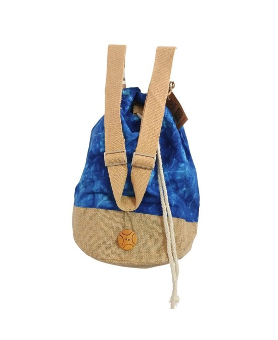 Mochila sostenible con símbolos decorativos místicos