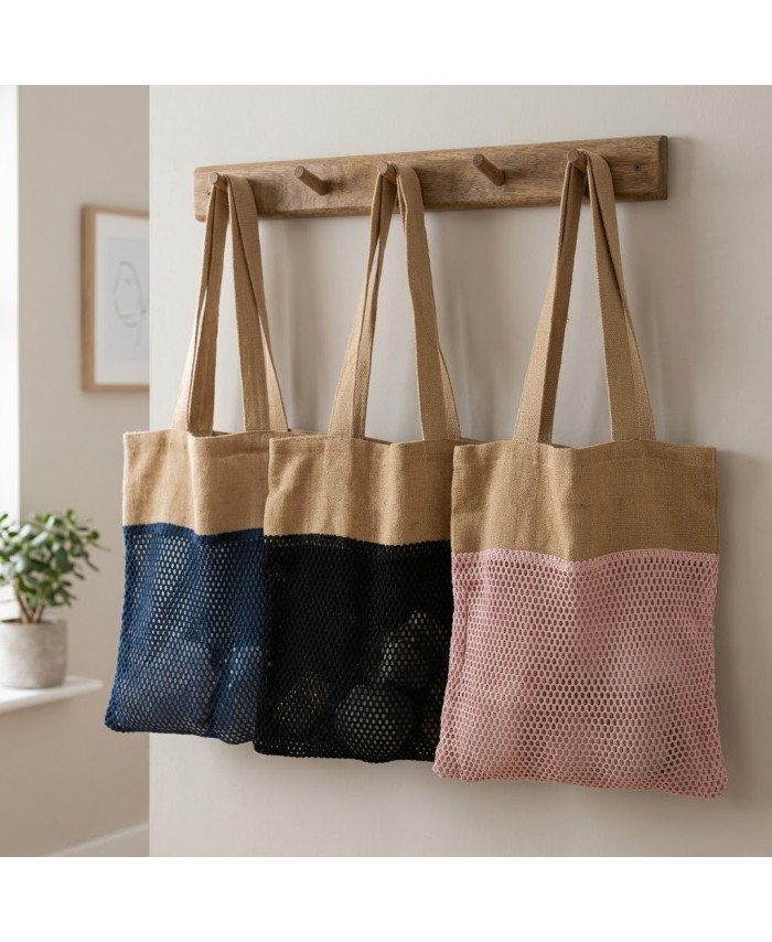 Bolsa de malla de yute suave y algodón disponible en color denim, rosa palo y negro para compras y uso diario reutilizable.