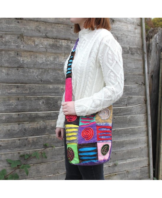 Bolso de algodón estilo bohemio disponible en varios diseños