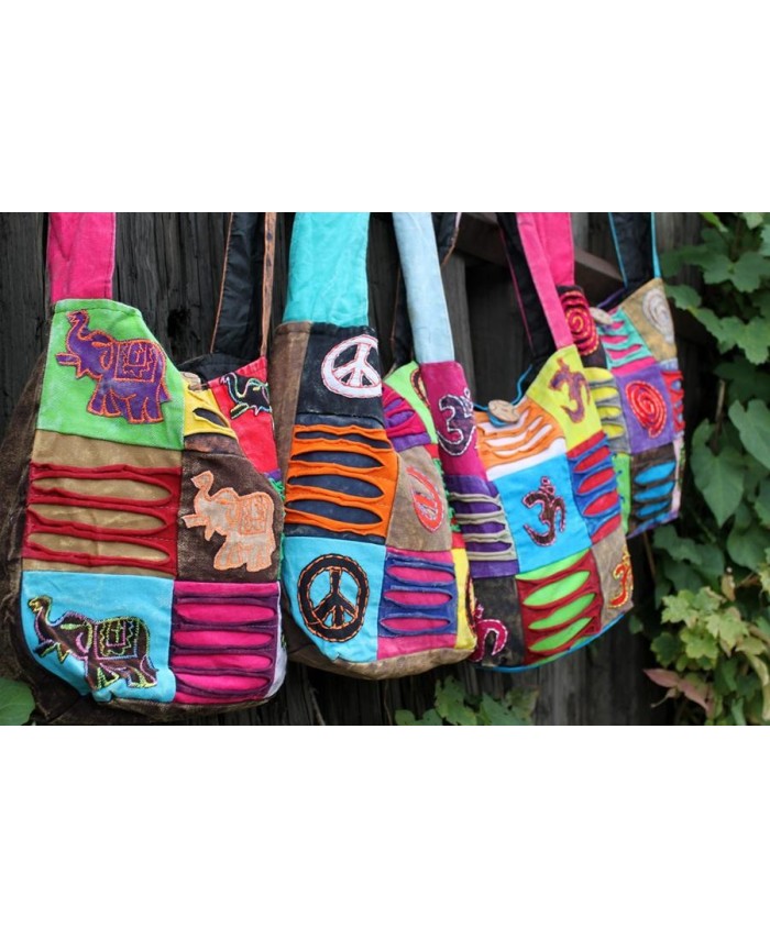 Bolso étnico de algodón con diseño patchwork multicolor para uso diario y estilo boho.